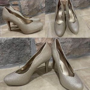Fioni Gold Prom Heels - women’s size 10
